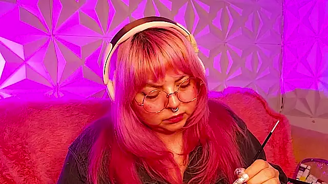 Satyn_doll: διαδικτυακό σόου στην κάμερα