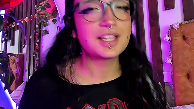 Chatroom XXX en direct de MeowMota_