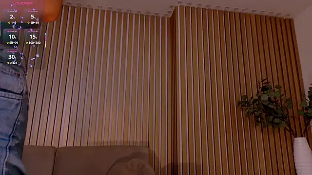 Chat +18 de ViolettCastel ao vivo