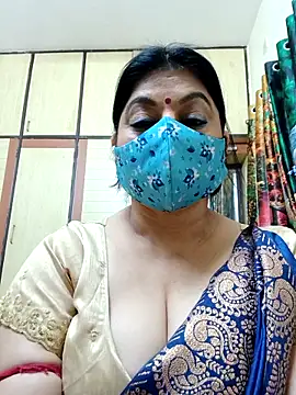 Chat XXX en directo de Ratna-777