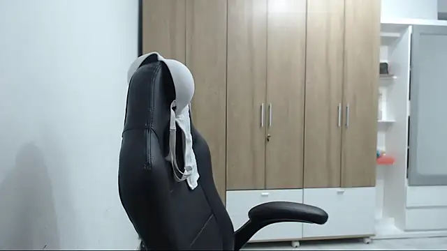 Czat XXX na żywo – RoxanaLove9