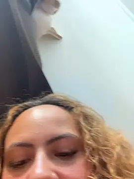 Czat XXX na żywo – Chloe_Leaozinho