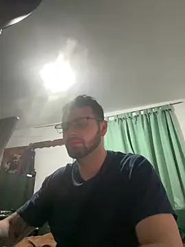 Baphomet212341: διαδικτυακό σόου στην κάμερα