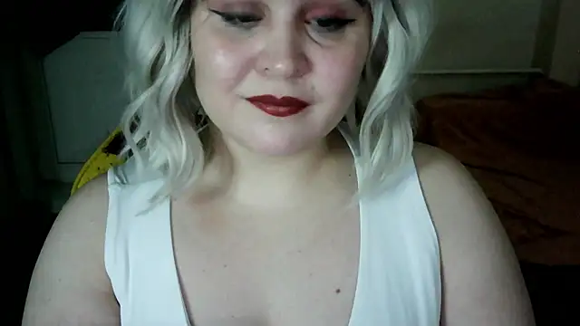 Lulovia Live XXX-Chat