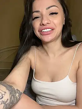 Layana_Ro Live XXX-Chat