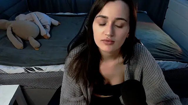 KiraYammyn Live XXX chat