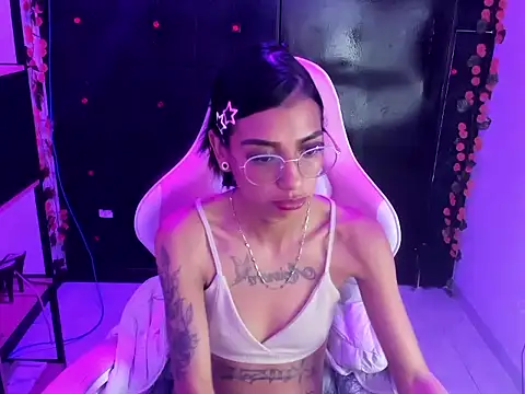 Živý XXX chat KarlaSlutSkinny__