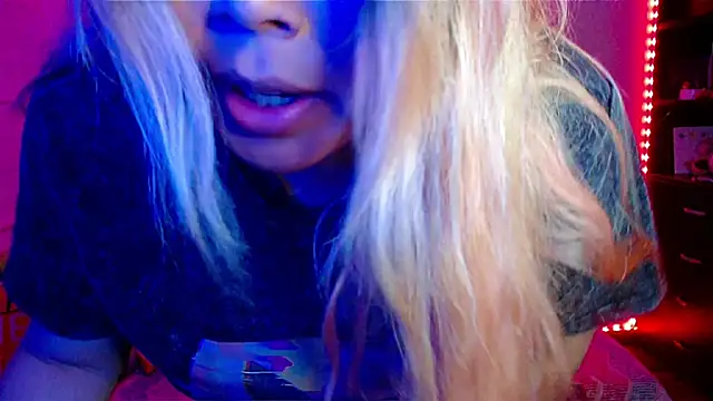 EllieMoonX Live XXX-Chat