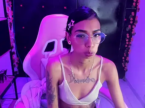 KarlaSlutSkinny__ – Live XXX-chat