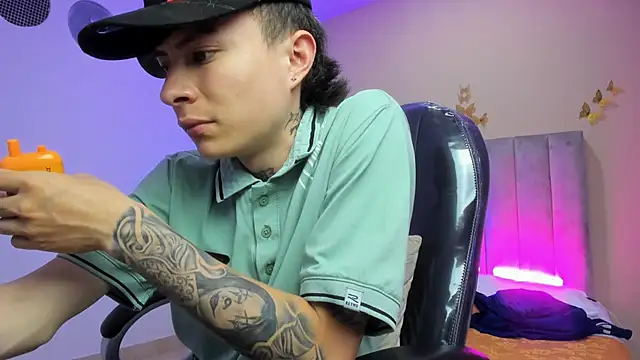 Nascary_Fox live XXX chat