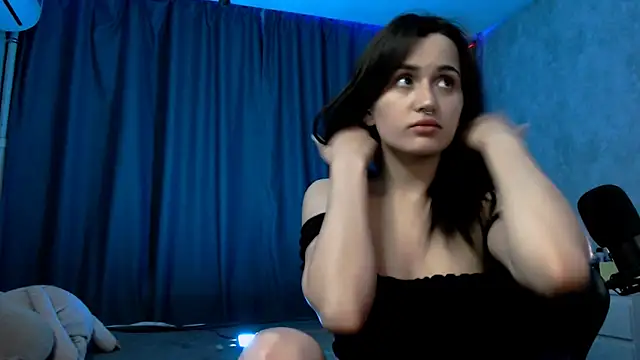 KiraYammy's Live XXX Chat