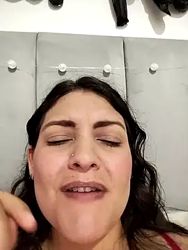 Mia_Hampton: онлайн-секс-чат