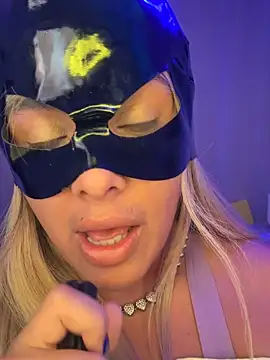 hexaxex élő XXX-chatje