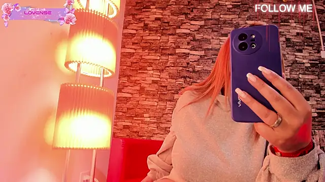 XXX chat uživo modela Elise-Leyton