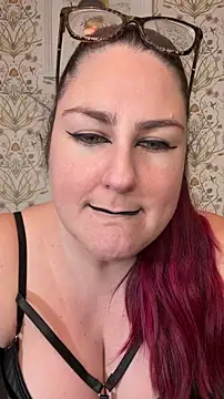 Lacey-BBWn Webbikameraesitys