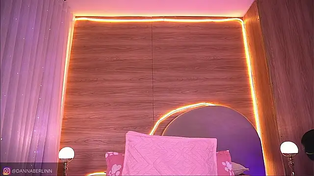 Chat +18 de danna_berlin_ ao vivo