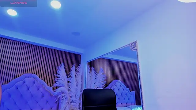 SelenaStonne 即時 XXX 聊天