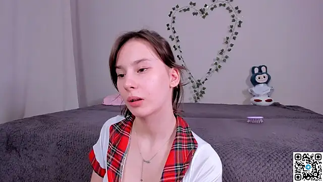 emmelieflorence: онлайн-секс-чат