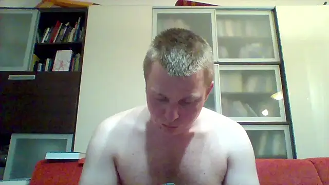 Matttthees Adlı Modelin Canlı XXX Sohbeti