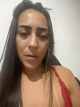 lucioliveira Adlı Modelin Canlı XXX Sohbeti