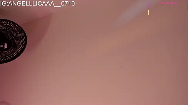 Czat XXX na żywo – Little_Angelica18