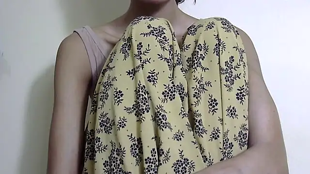 Anu_tiny Adlı Modelin Canlı XXX Sohbeti