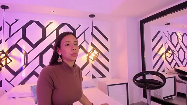 MiaSantana_ Adlı Modelin Canlı XXX Sohbeti