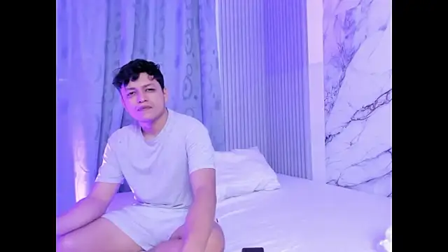 Chat +18 de RaiderandRoxie1 ao vivo