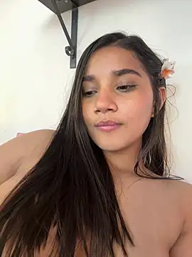 Show modela AlessiaVallmont na web-kameri