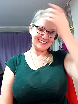 irinamaux 在線直播表演