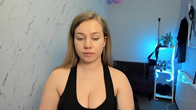 Živý XXX chat holly_xglam