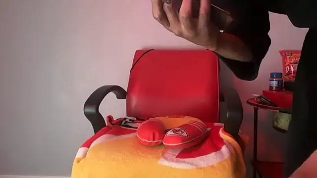 KcChiefBBC69 现场XXX聊天