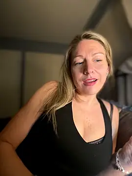 sophiasloane Show in webcam