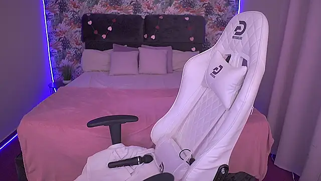 Chat +18 de GabriellaJass ao vivo