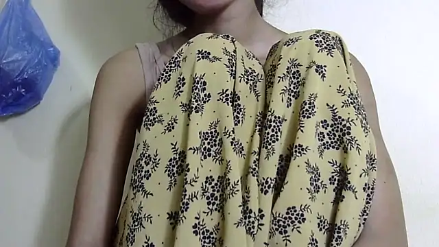 Anu_tiny Show Webcam