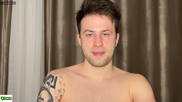 dominantrodri: διαδικτυακό σόου στην κάμερα