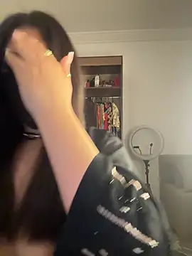 Hot-Sarah-arab Adlı Modelin Canlı XXX Sohbeti