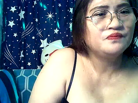 Amazing_Angel22 élő XXX-chatje