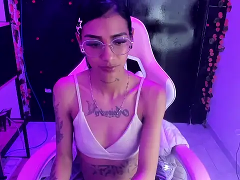 KarlaSlutSkinny__ Live XXX-chat