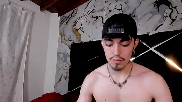 Show modela Couple_In_Heat na web-kameri