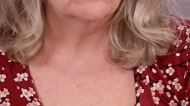 Chat +18 de Kaitlyn_Winters ao vivo