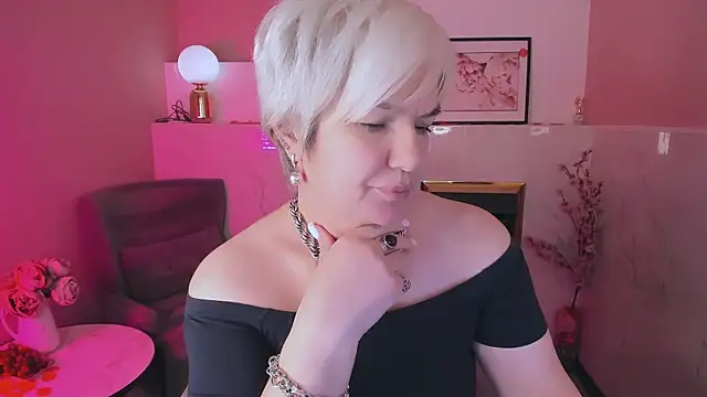 CarmenSoftのライブXXXチャット