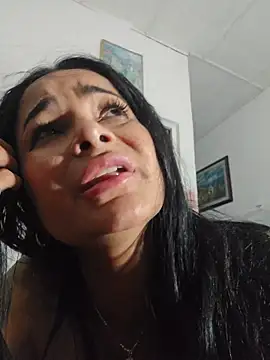 CataleyaRusso Chat XXX in diretta