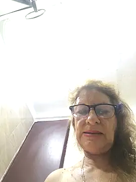 MaryeLunna Chat XXX in diretta