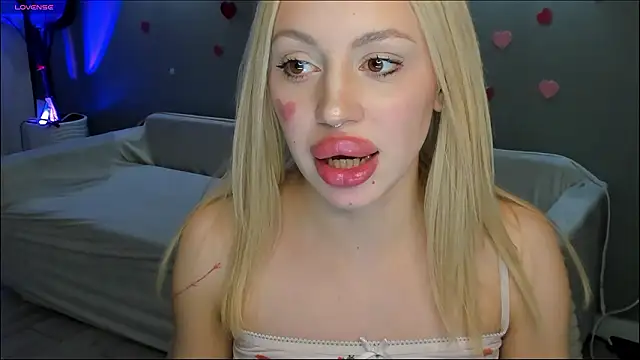 Luna_Beverly Chat XXX in diretta