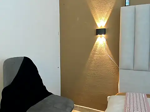 Show modela Noah_Smith01 na web-kameri