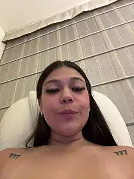 Czat XXX na żywo – Alyshanon18