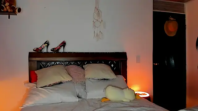 XXX chat uživo modela Ariella_tits