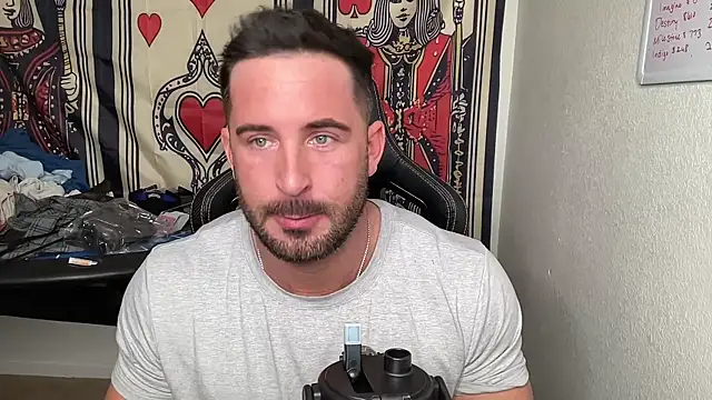 brettmycles28 在線直播表演