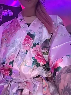 MissMidnightUK Adlı Modelin Canlı XXX Sohbeti